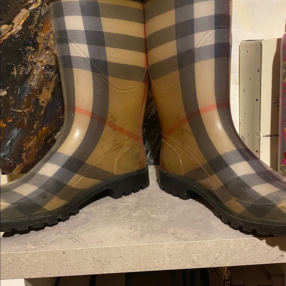 Burberry Rain Boots - Picture 4 of 10